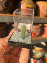 Load image into Gallery viewer, Peridot Crystal