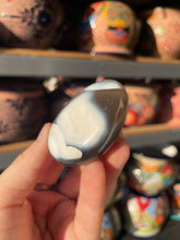 Load image into Gallery viewer, Orca Agate