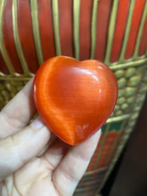 Load image into Gallery viewer, Large Cat’s Eye Heart