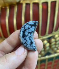 Load image into Gallery viewer, Snowflake Obsidian Moon