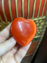 Load image into Gallery viewer, Large Cat’s Eye Heart