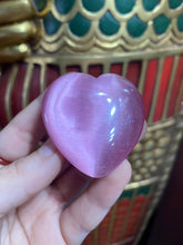 Load image into Gallery viewer, Large Pink Cat’s Eye Heart