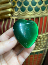 Load image into Gallery viewer, Large Dark Green Cat’s Eye Heart