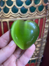 Load image into Gallery viewer, Large Light Green Cat’s Eye Heart