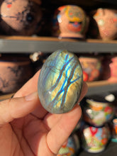 Load image into Gallery viewer, Labradorite Palm Stone
