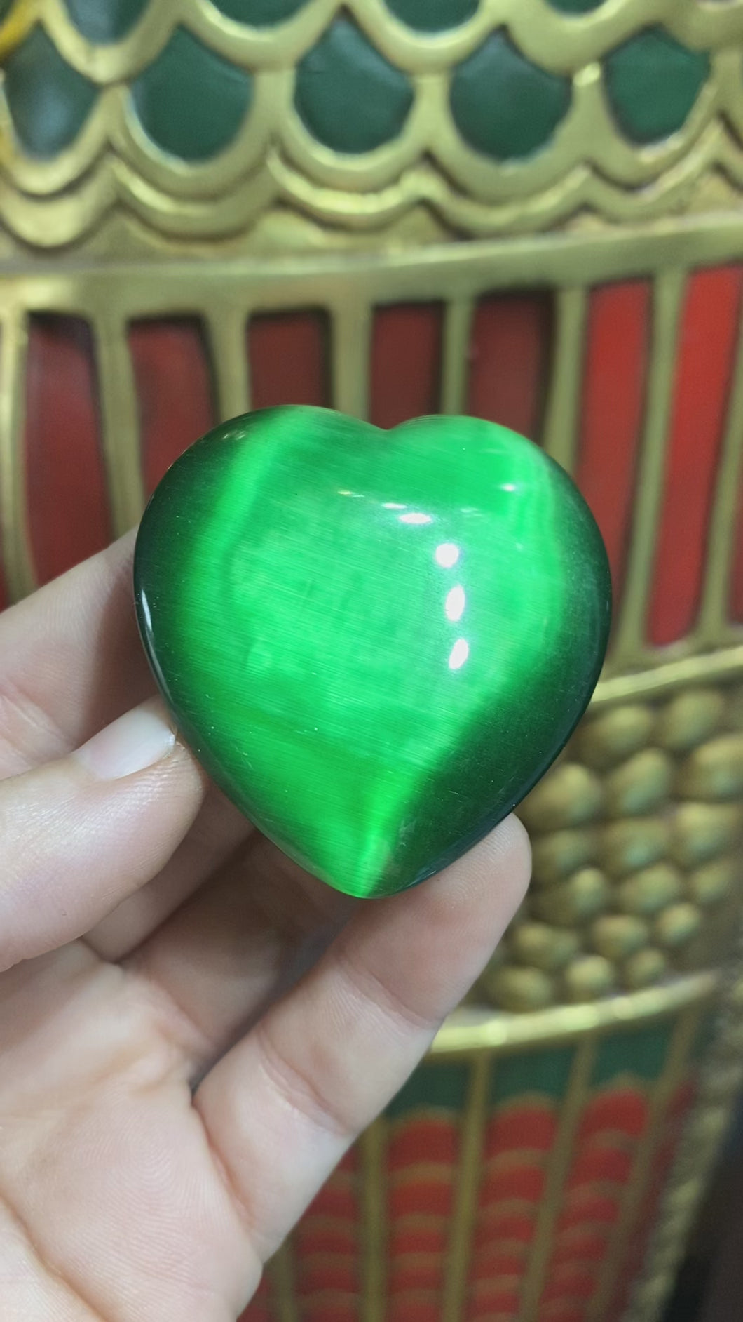 Large Dark Green Cat’s Eye Heart