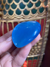 Load image into Gallery viewer, Large Light Blue Cat’s Eye Heart
